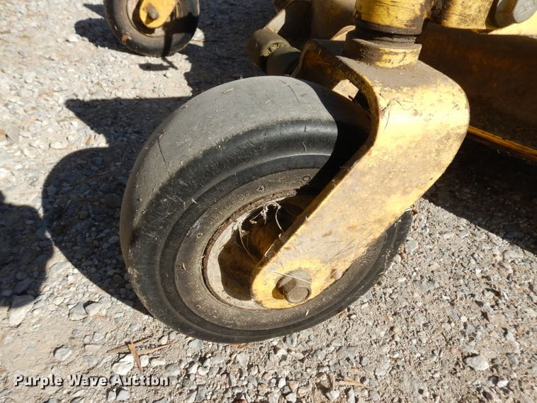 image for item GJ9145 John Deere F525 ZTR lawn mower