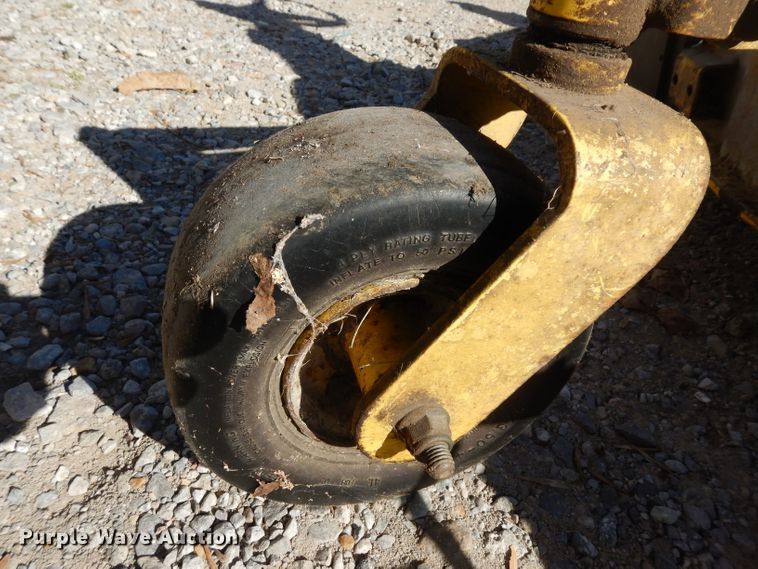 image for item GJ9145 John Deere F525 ZTR lawn mower