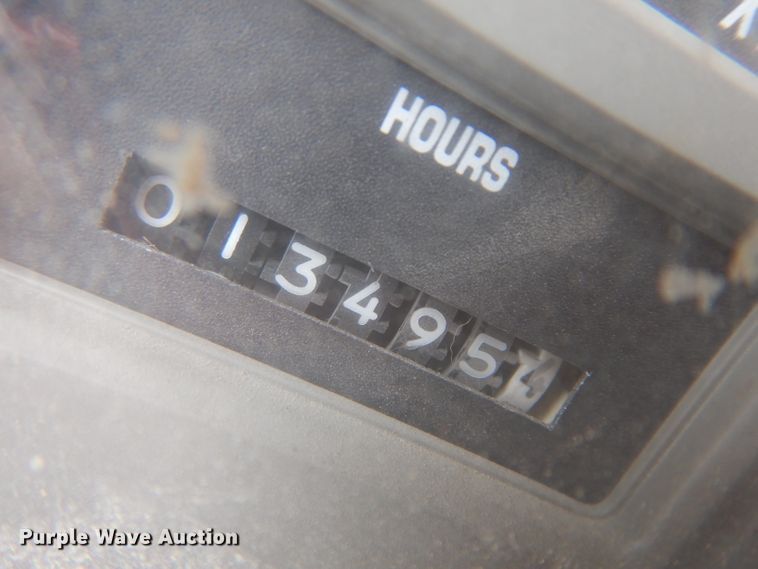 image for item GJ9152 2000 International 4700 flatbed truck with crane