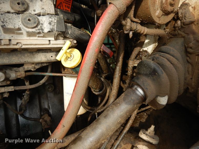 image for item GJ9152 2000 International 4700 flatbed truck with crane