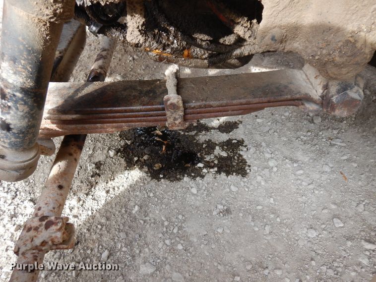 image for item GJ9152 2000 International 4700 flatbed truck with crane