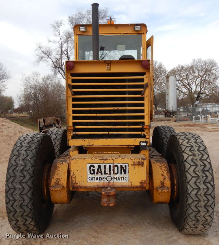 image for item GJ9153 1972 Galion T500 rigid frame motor grader