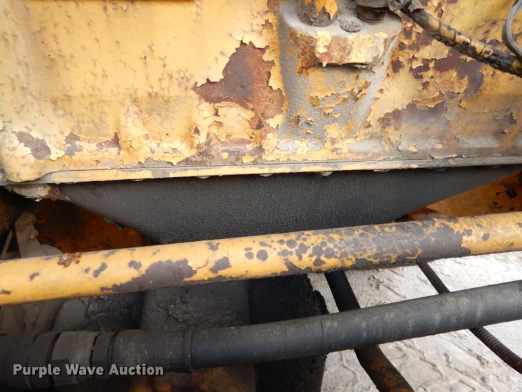 image for item GJ9153 1972 Galion T500 rigid frame motor grader