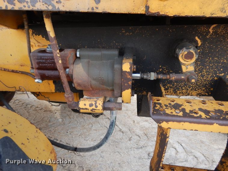 image for item GJ9153 1972 Galion T500 rigid frame motor grader