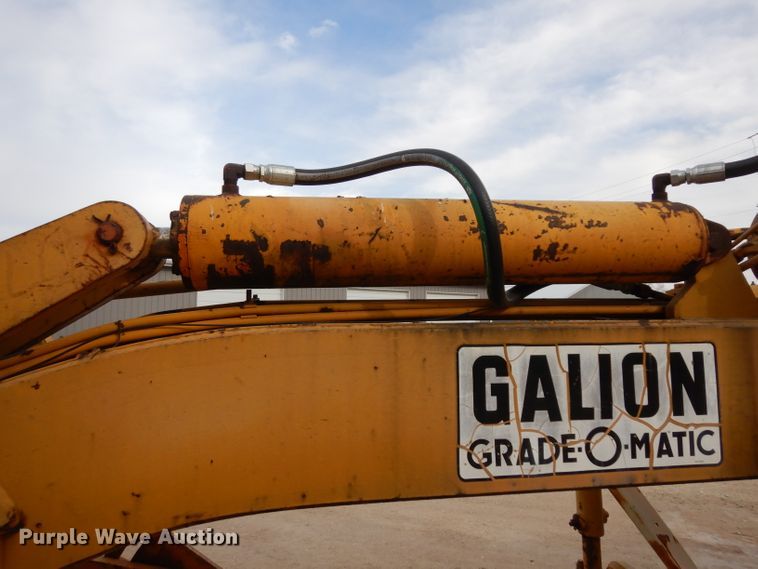 image for item GJ9153 1972 Galion T500 rigid frame motor grader