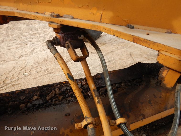 image for item GJ9153 1972 Galion T500 rigid frame motor grader