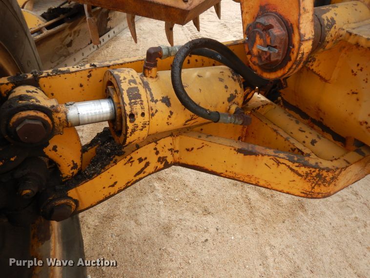 image for item GJ9153 1972 Galion T500 rigid frame motor grader