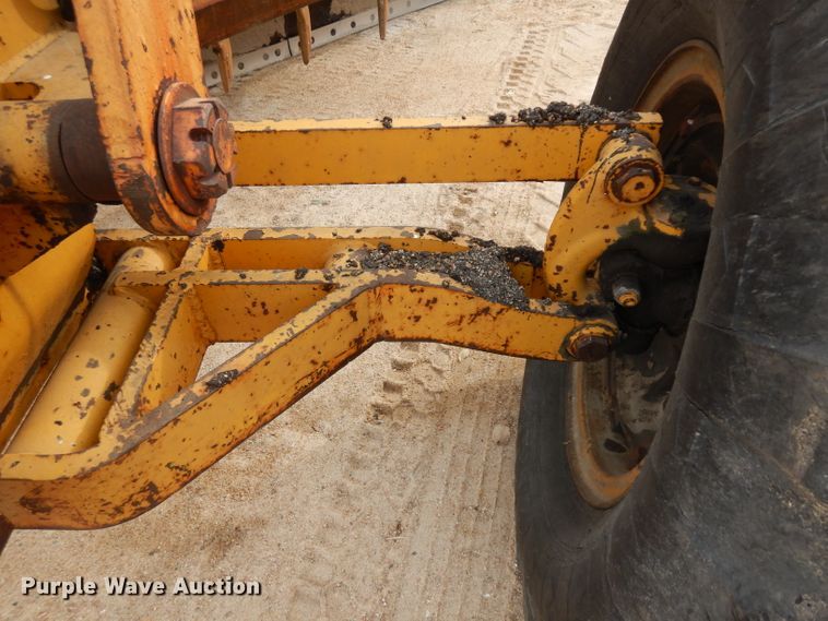 image for item GJ9153 1972 Galion T500 rigid frame motor grader