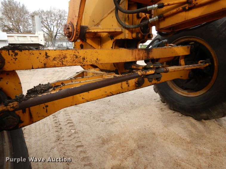 image for item GJ9153 1972 Galion T500 rigid frame motor grader