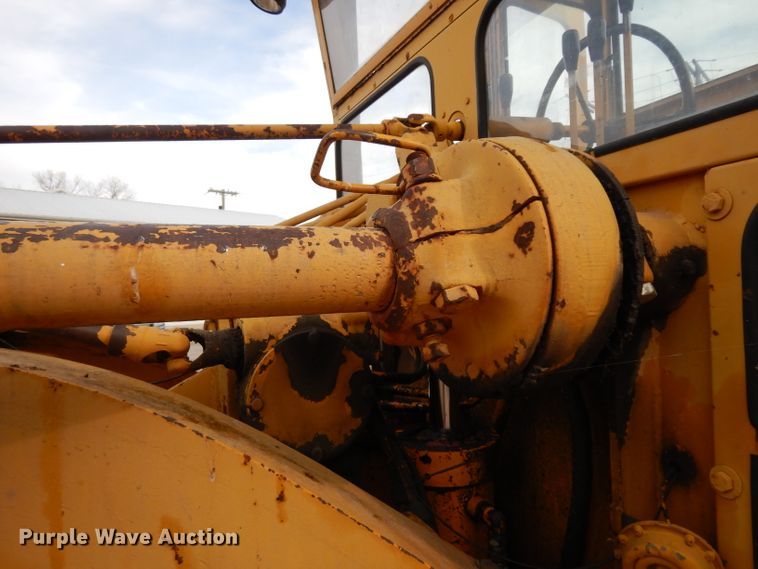 image for item GJ9153 1972 Galion T500 rigid frame motor grader