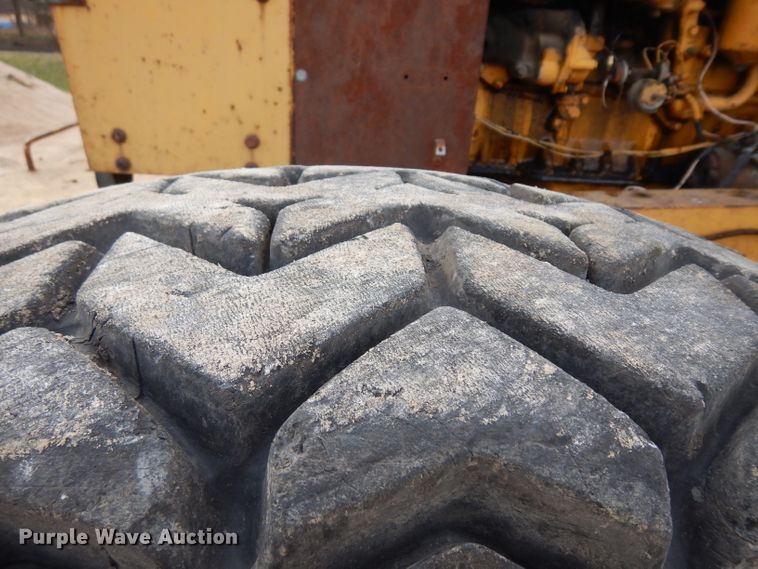 image for item GJ9153 1972 Galion T500 rigid frame motor grader