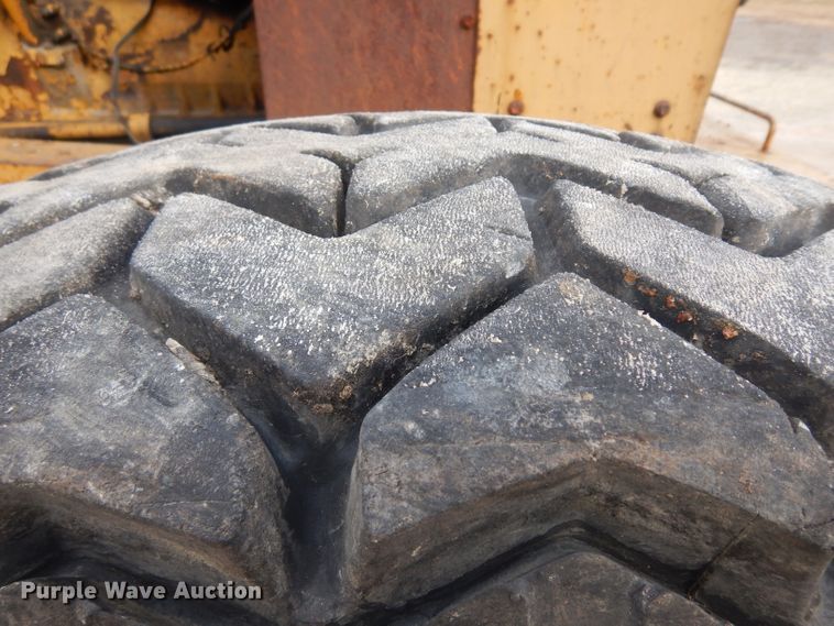 image for item GJ9153 1972 Galion T500 rigid frame motor grader