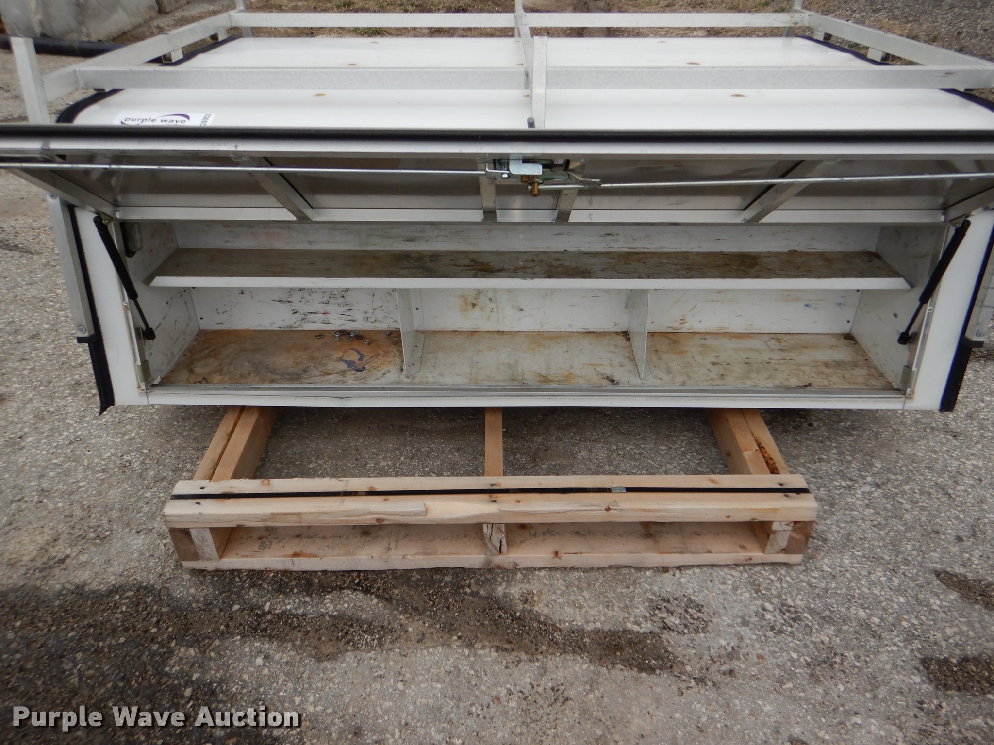 A.R.E. bed topper in Gardner, KS Item DG0953 sold Purple Wave