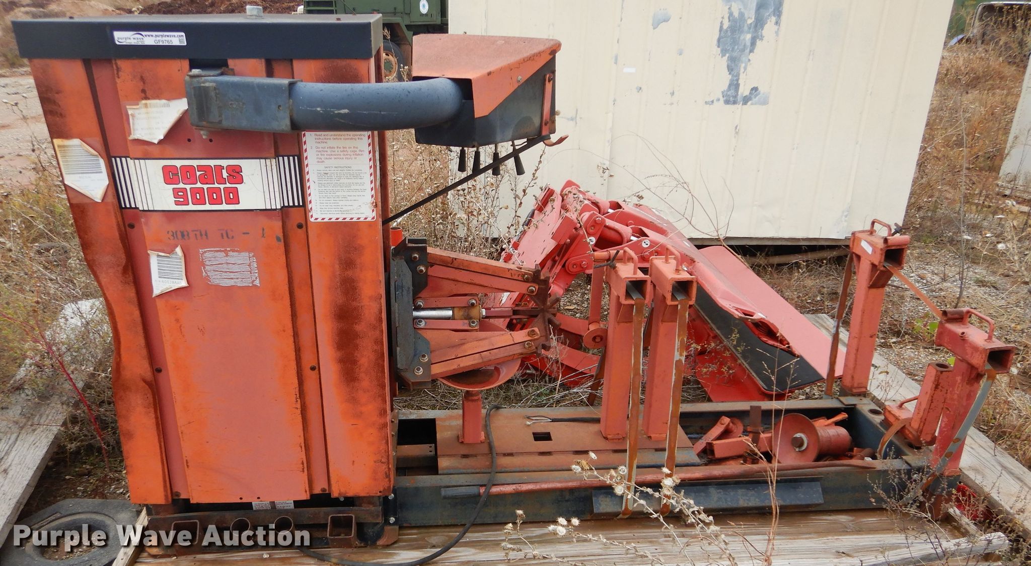 Coats 9000 tire machine in Oklahoma City, OK Item GF9765 sold