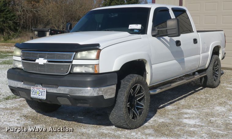 image for item DB10105 2007 Chevrolet Silverado 2500HD Crew Cab pickup truck