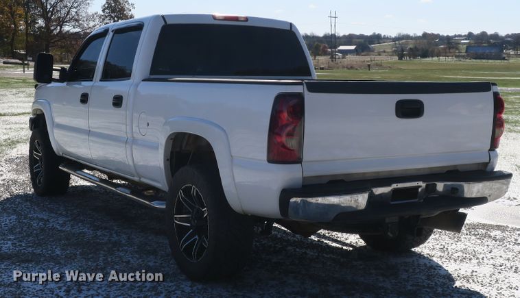 image for item DB10105 2007 Chevrolet Silverado 2500HD Crew Cab pickup truck