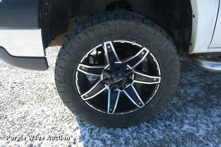 image for item DB10105 2007 Chevrolet Silverado 2500HD Crew Cab pickup truck