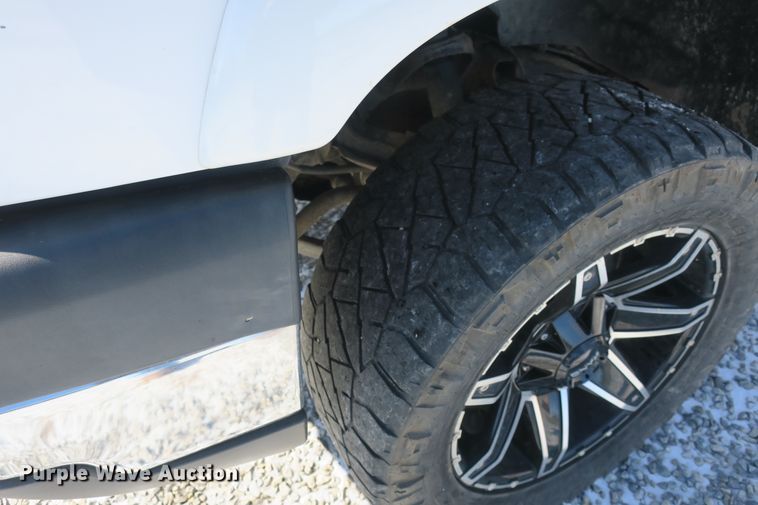 image for item DB10105 2007 Chevrolet Silverado 2500HD Crew Cab pickup truck