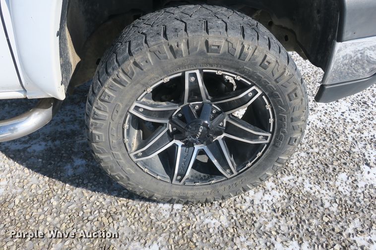 image for item DB10105 2007 Chevrolet Silverado 2500HD Crew Cab pickup truck