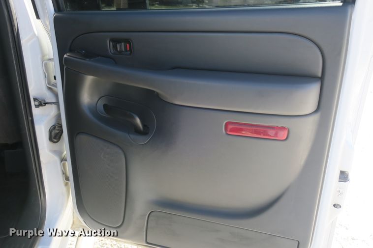 image for item DB10105 2007 Chevrolet Silverado 2500HD Crew Cab pickup truck