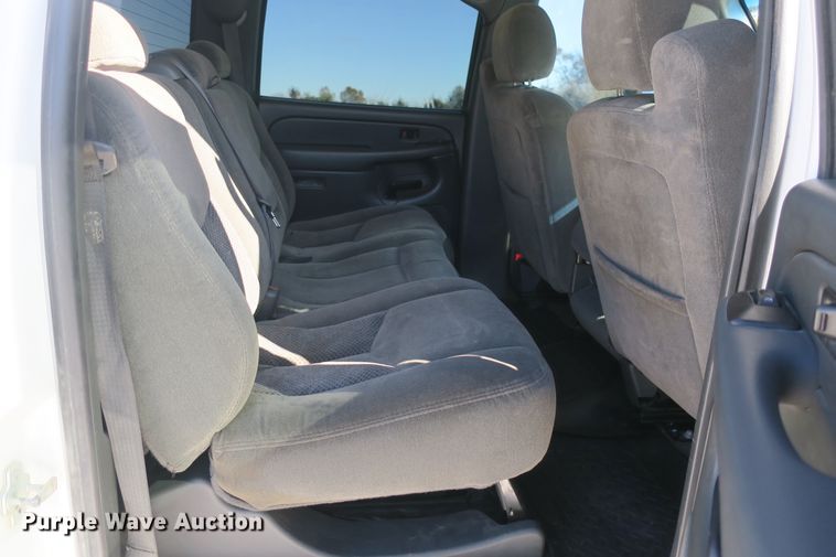 image for item DB10105 2007 Chevrolet Silverado 2500HD Crew Cab pickup truck