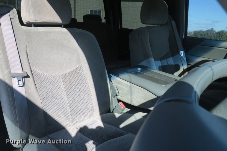 image for item DB10105 2007 Chevrolet Silverado 2500HD Crew Cab pickup truck