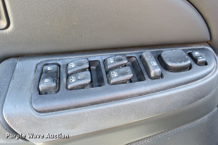 image for item DB10105 2007 Chevrolet Silverado 2500HD Crew Cab pickup truck