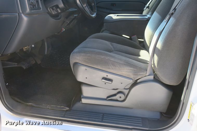 image for item DB10105 2007 Chevrolet Silverado 2500HD Crew Cab pickup truck