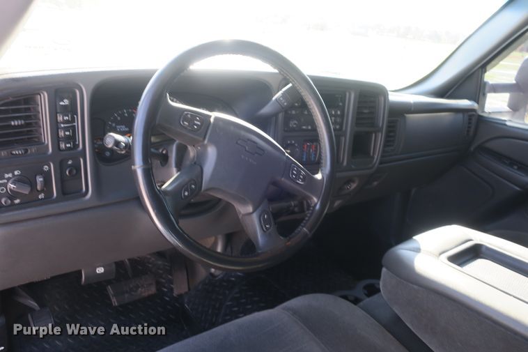 image for item DB10105 2007 Chevrolet Silverado 2500HD Crew Cab pickup truck