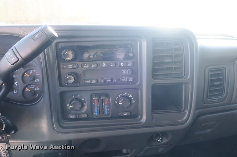 image for item DB10105 2007 Chevrolet Silverado 2500HD Crew Cab pickup truck