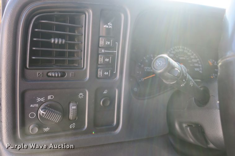 image for item DB10105 2007 Chevrolet Silverado 2500HD Crew Cab pickup truck