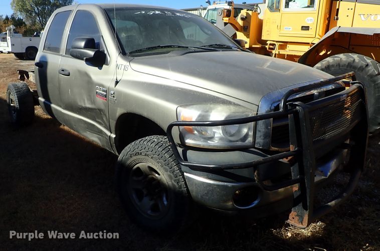 image for item DB7562 2008 Dodge Ram 2500 Quad Cab pickup truck cab and chassis