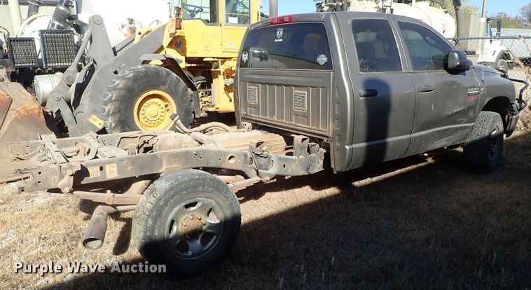 image for item DB7562 2008 Dodge Ram 2500 Quad Cab pickup truck cab and chassis
