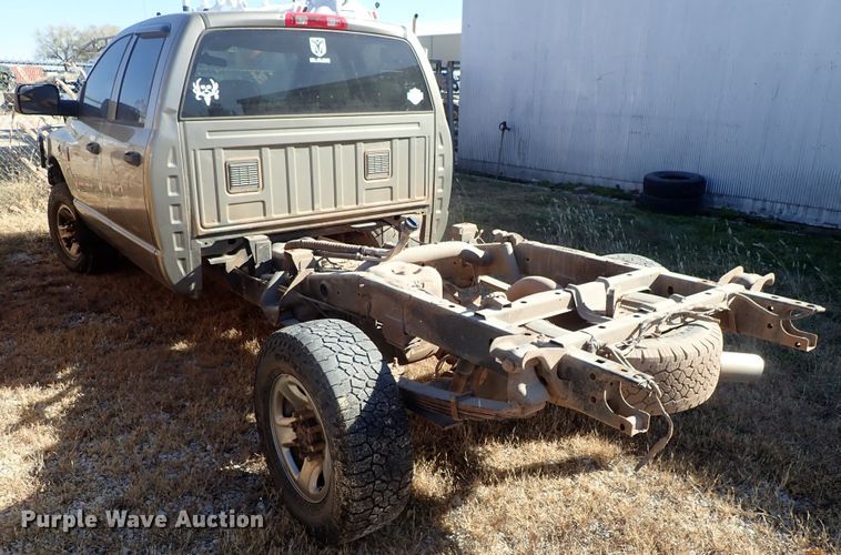 image for item DB7562 2008 Dodge Ram 2500 Quad Cab pickup truck cab and chassis