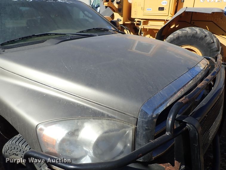 image for item DB7562 2008 Dodge Ram 2500 Quad Cab pickup truck cab and chassis