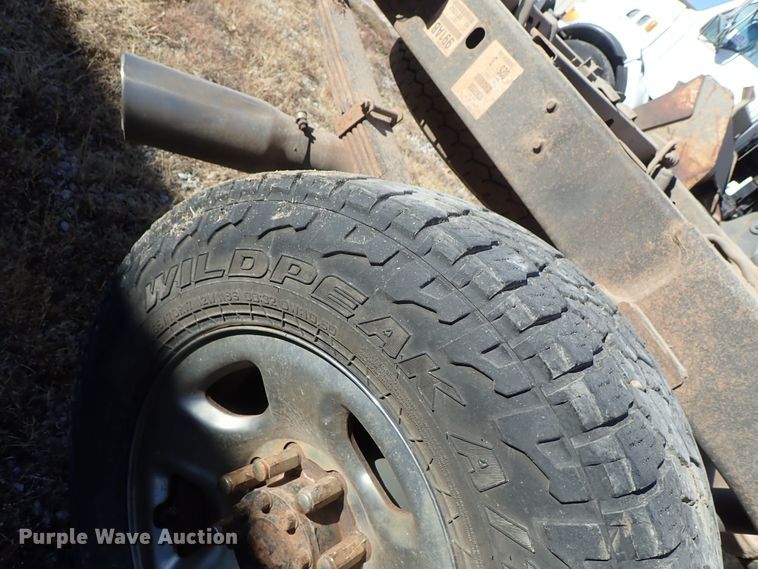 image for item DB7562 2008 Dodge Ram 2500 Quad Cab pickup truck cab and chassis