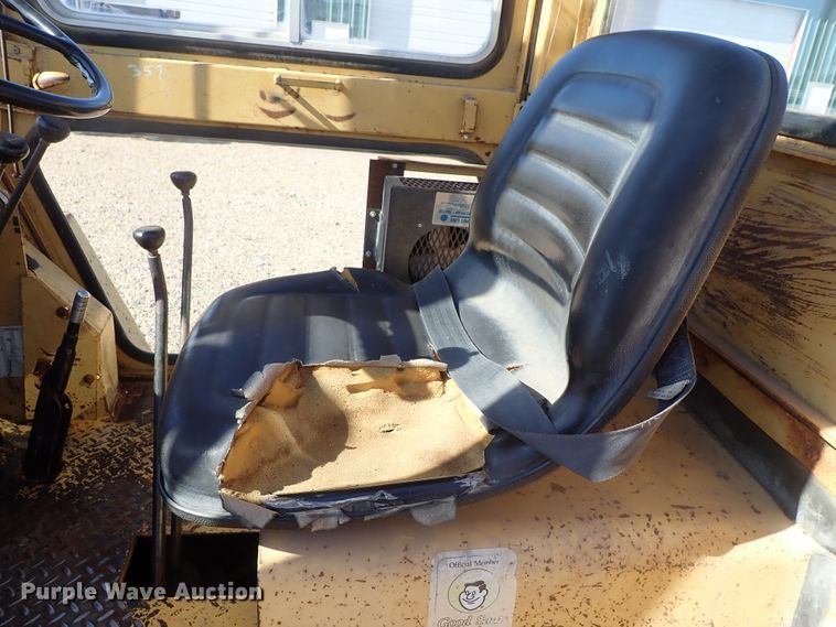 image for item DB7576 Hyster P80A forklift