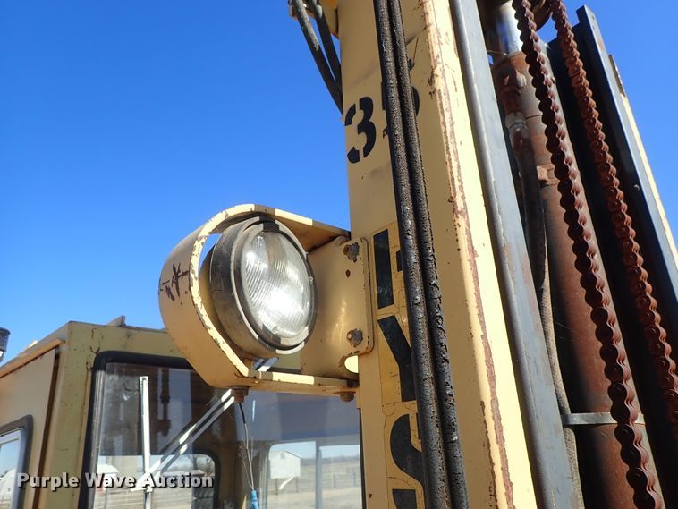 image for item DB7576 Hyster P80A forklift