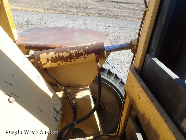 image for item DB7576 Hyster P80A forklift