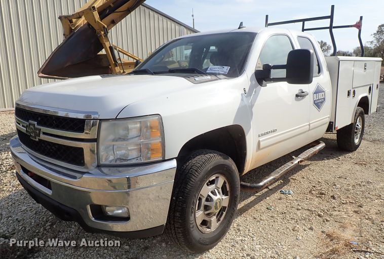 image for item DB7578 2011 Chevrolet Silverado 2500HD Ext. Cab utility bed pickup truck