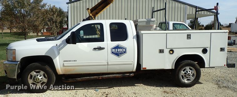 image for item DB7578 2011 Chevrolet Silverado 2500HD Ext. Cab utility bed pickup truck