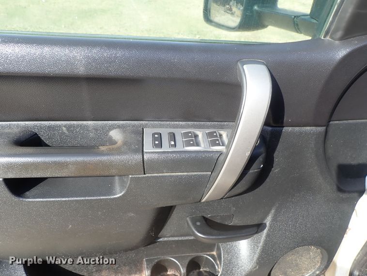 image for item DB7578 2011 Chevrolet Silverado 2500HD Ext. Cab utility bed pickup truck