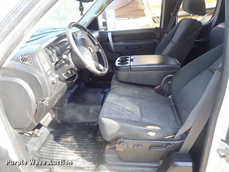 image for item DB7578 2011 Chevrolet Silverado 2500HD Ext. Cab utility bed pickup truck