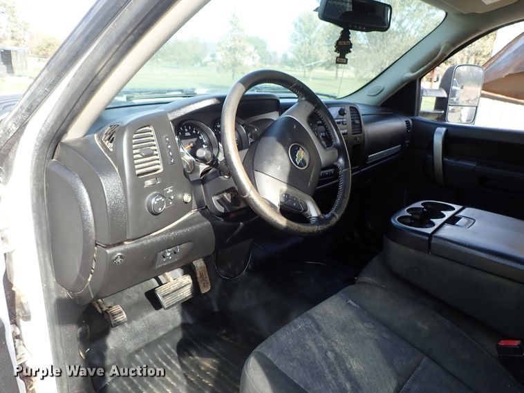 image for item DB7578 2011 Chevrolet Silverado 2500HD Ext. Cab utility bed pickup truck