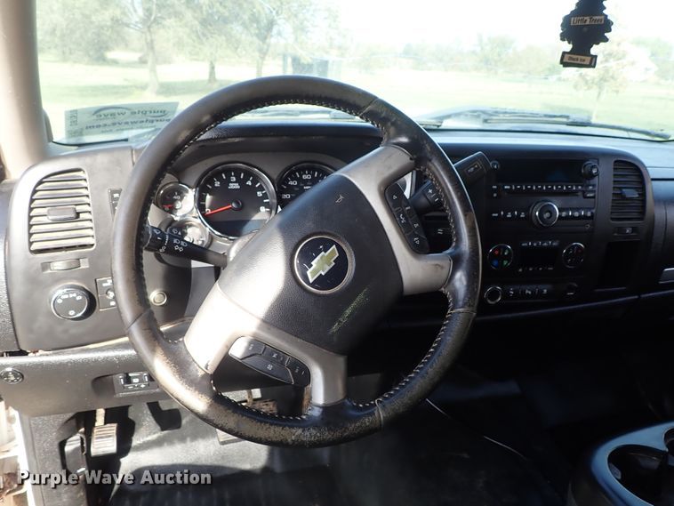 image for item DB7578 2011 Chevrolet Silverado 2500HD Ext. Cab utility bed pickup truck