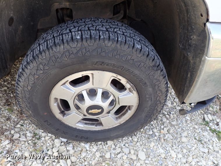 image for item DB7578 2011 Chevrolet Silverado 2500HD Ext. Cab utility bed pickup truck