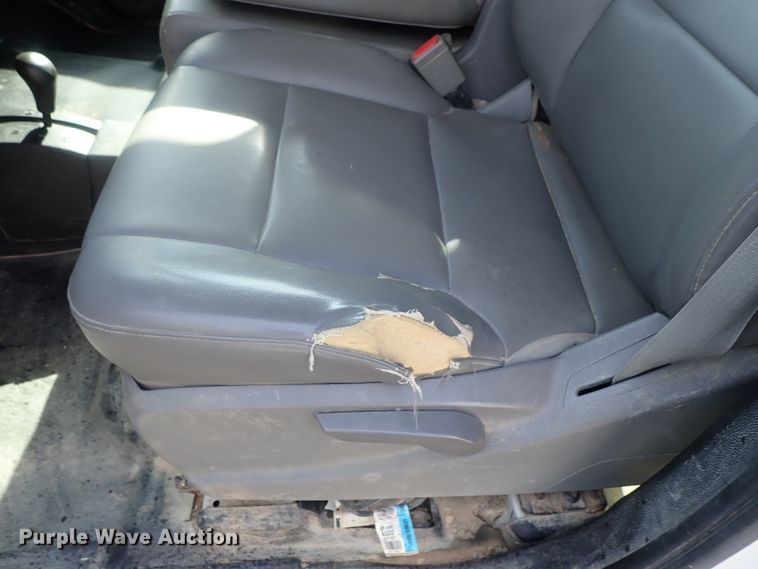 image for item DB7580 2015 Chevrolet Silverado 3500HD Crew Cab flatbed pickup truck