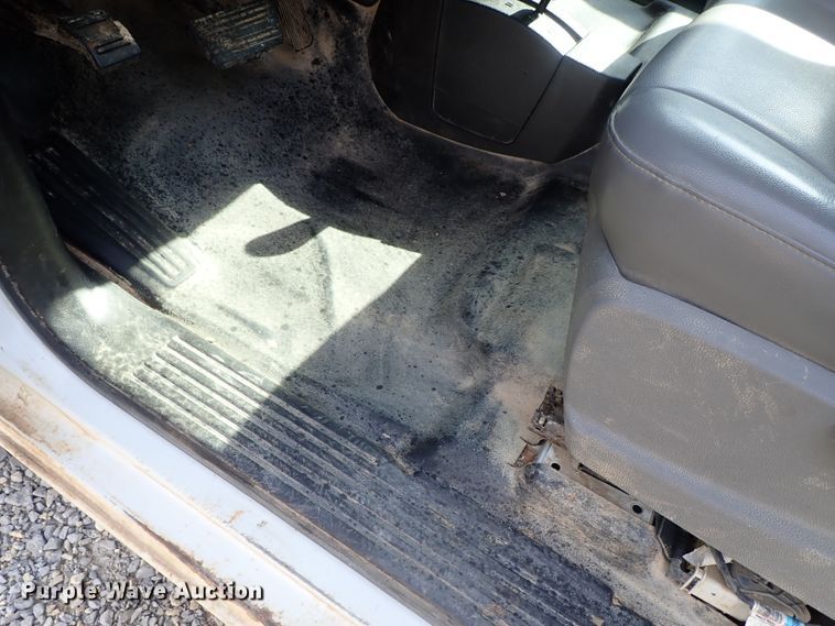 image for item DB7580 2015 Chevrolet Silverado 3500HD Crew Cab flatbed pickup truck