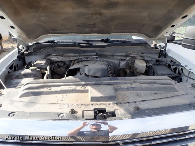 image for item DB7580 2015 Chevrolet Silverado 3500HD Crew Cab flatbed pickup truck