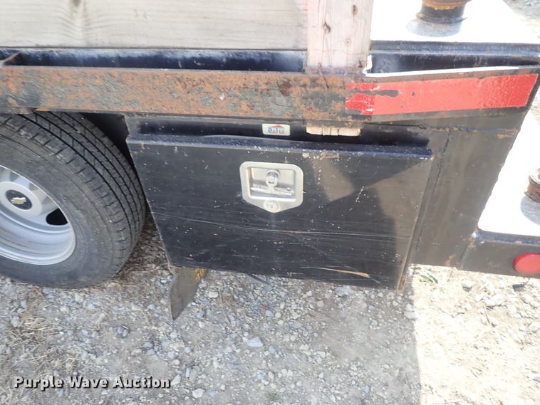 image for item DB7580 2015 Chevrolet Silverado 3500HD Crew Cab flatbed pickup truck